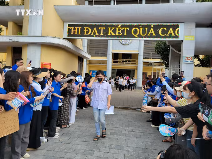 vna_potal_ky_thi_tot_nghiep_thpt_nam_20204_cau_truc_de_thi_mon_toan_bam_sat_chuong_trinh_co_ban_cua_bac_trung_hoc_pho_thong_7453090.jpg