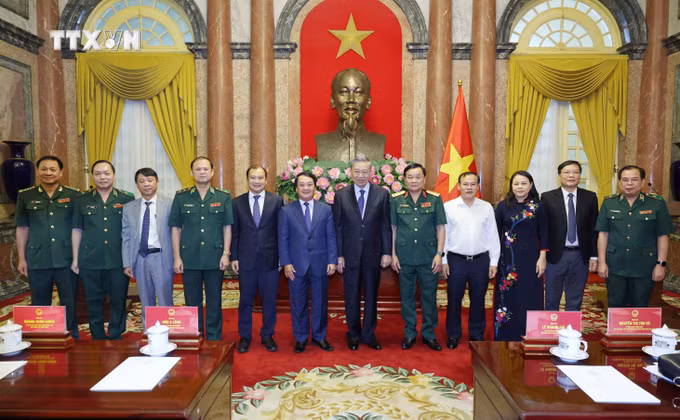 vna_potal_chu_tich_nuoc_gap_mat_doan_dai_bieu_nguoi_co_uy_tin_tieu_bieu_trong_dong_bao_dan_toc_o_khu_vuc_bien_gioi_hai_dao_7431245.jpg
