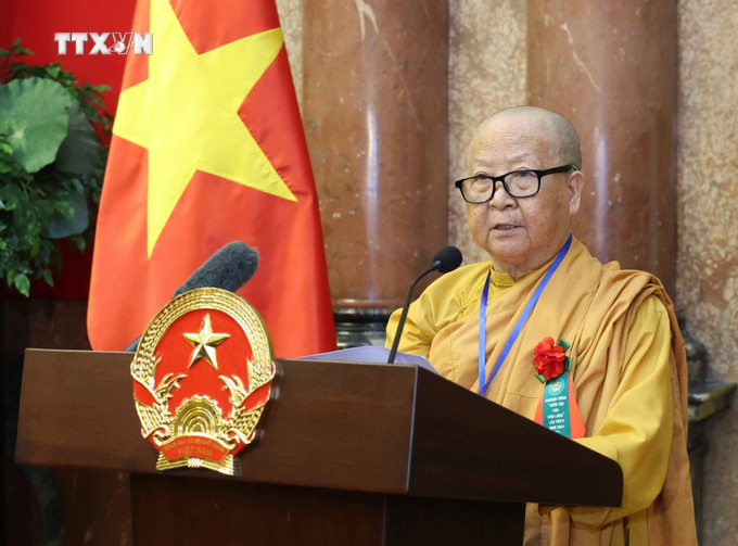 Sư cô Thích Như Liên, Phó Ban Trị sự Giáo hội Phật giáo thị xã Vĩnh Châu, Trụ trì Tịnh xá Ngọc Châu Như là người có uy tín trong đồng bào dân tộc thiểu số tỉnh Sóc Trăng phát biểu. Ảnh: Nhan Sáng-TTXVN vna_potal_chu_tich_nuoc_gap_mat_doan_dai_bieu_nguoi_co_uy_tin_tieu_bieu_trong_dong_bao_dan_toc_o_khu_vuc_bien_gioi_hai_dao_7431168.jpg