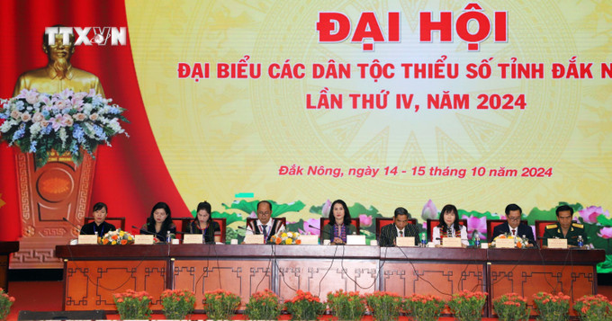 Đoàn Chủ tịch Đại hội Đại biểu các dân tộc thiểu số tỉnh Đắk Nông lần thứ IV, năm 2024. Ảnh: Hưng Thịnh - TTXVN vna_potal_dai_hoi_dai_bieu_cac_dan_toc_thieu_so_tinh_dak_nong_lan_thu_iv_nam_2024_7652394.jpg