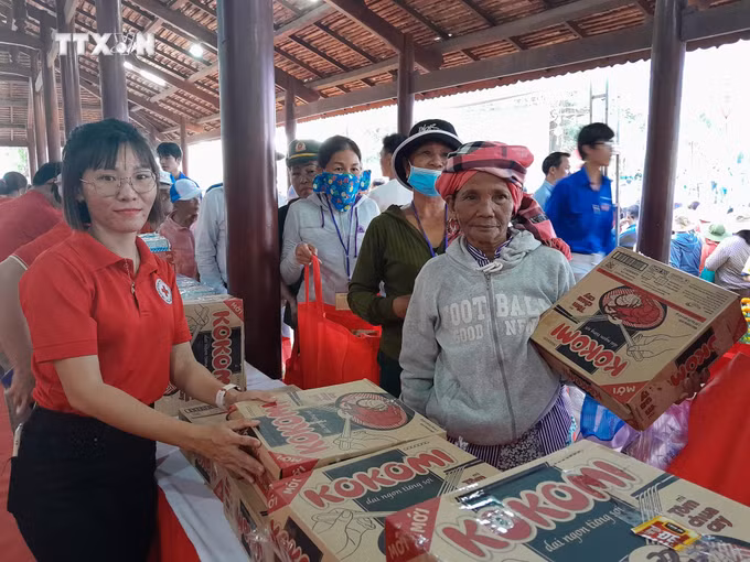 vna_potal_chuong_trinh_xuan_chien_si_-“tet_quan_-_dan”_7205434.jpg