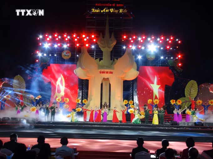vna_potal_binh_phuoc_chuong_trinh_nghe_thuat_“xuan_am_vung_bien”_7205851.jpg