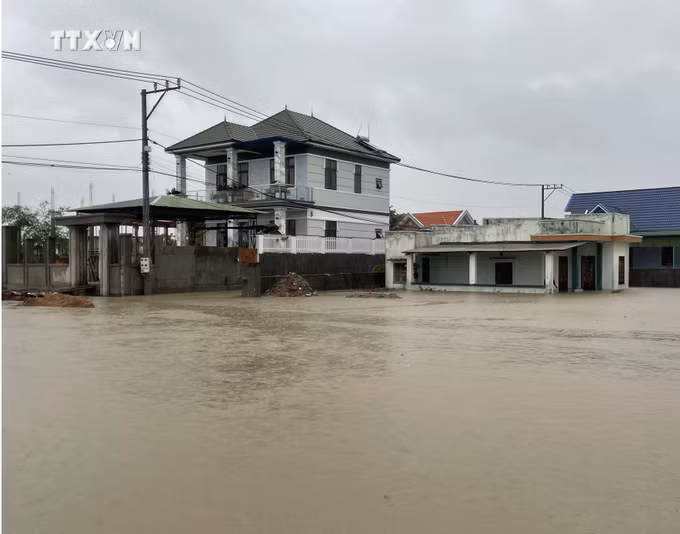 vna_potal_mua_lon_keo_dai_lam_nhieu_vung_trung_thap_o_ninh_thuan_bi_ngap_sau_7757500.jpg