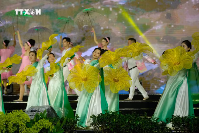 vna_potal_chuong_trinh_nghe_thuat_ton_vinh_tra_va_to_lua_bao_loc_lam_dong_7757041.jpg