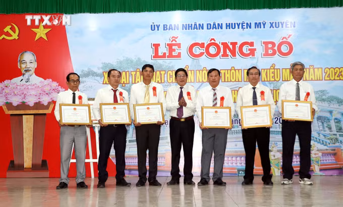 vna_potal_dai_tam-xa_dong_dong_bao_dan_toc_khmer_o_soc_trang_nhan_danh_hieu_nong_thon_moi_kieu_mau_7199959.jpg