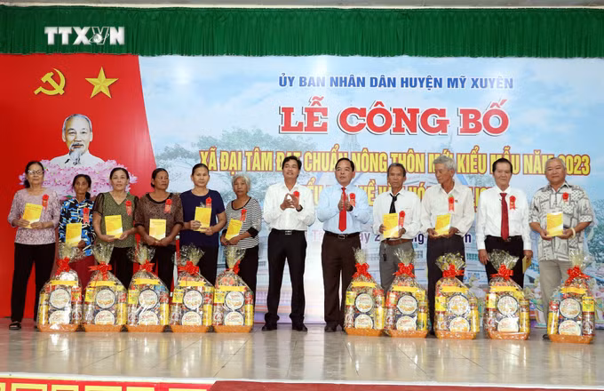 vna_potal_tinh_soc_trang_cong_nhan_xa_dai_tam_dat_chuan_nong_thon_moi_kieu_mau_7199949.jpg