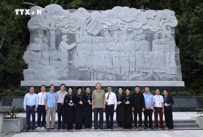 vna_potal_chu_tich_nuoc_to_lam_tham_noi_thanh_lap_doi_viet_nam_tuyen_truyen_giai_phong_quan_7421726.jpg