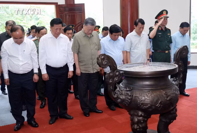 vna_potal_chu_tich_nuoc_to_lam_tham_noi_thanh_lap_doi_viet_nam_tuyen_truyen_giai_phong_quan_7421735.jpg