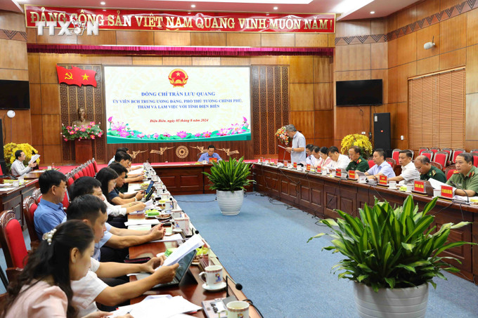 Quang cảnh buổi làm việc của Phó Thủ tướng Chính phủ Trần Lưu Quang với tỉnh Điện Biên. Ảnh: Trung Kiên - TTXVN vna_potal_pho_thu_tuong_tran_luu_quang_lam_viec_voi_tinh_dien_bien_7521669.jpg