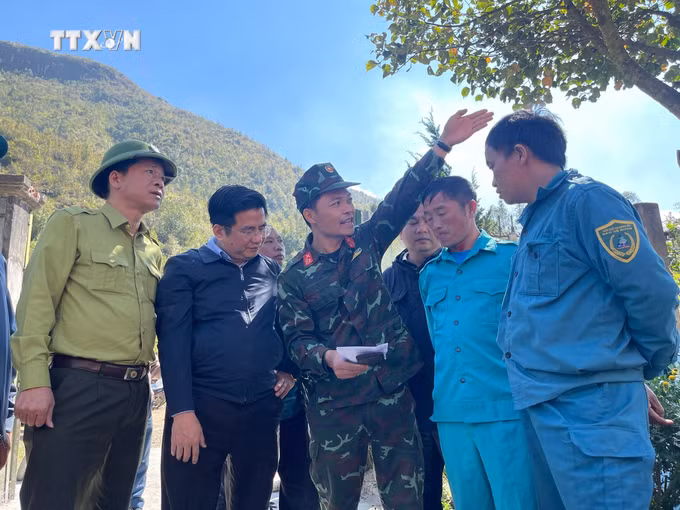vna_potal_gan_500_nguoi_tham_gia_chua_chay_rung_tai_vuon_quoc_gia_hoang_lien_sa_pa_124447242_7233179.jpg