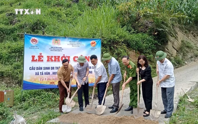 vna_potal_ha_giang_khoi_cong_hai_cay_cau_dan_sinh_vuot_lu_phuc_vu_ba_con_vung_cao_bien_gioi_7417248.jpg