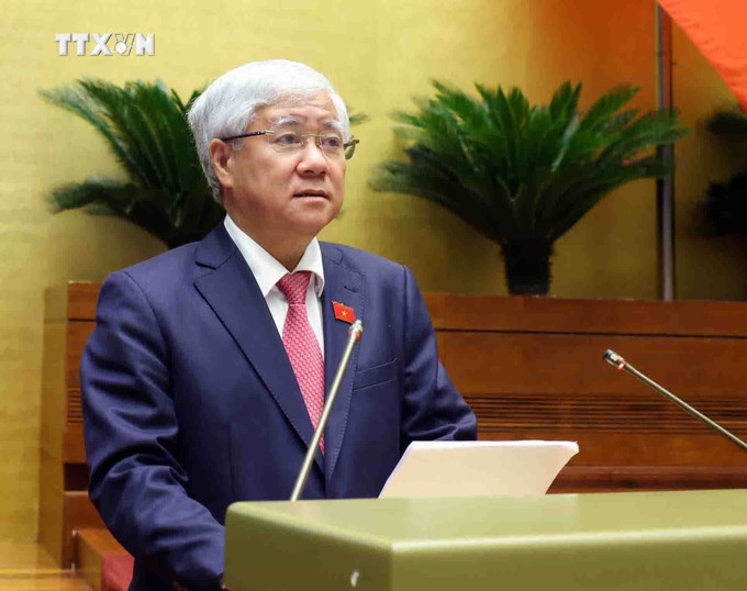Chủ tịch Ủy ban Trung ương Mặt trận Tổ quốc Việt Nam Đỗ Văn Chiến trình bày Báo cáo tổng hợp ý kiến, kiến nghị của cử tri và Nhân dân gửi đến Kỳ họp thứ 7, Quốc hội khóa XV. Ảnh: TTXVN vna_potal_khai_mac_ky_hop_thu_7_quoc_hoi_khoa_xv_7385373.jpg