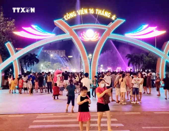 vna_potal_ninh_thuan_thuc_day_phat_trien_kinh_te_dem_thu_hut_khach_du_lich_7740014.jpg