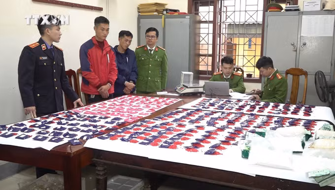 vna_potal_nghe_an_pha_thanh_cong_chuyen_an_bat_giu_2_doi_tuong_van_chuyen_trai_phep_hon_11kg_ma_tuy_7184598.jpg
