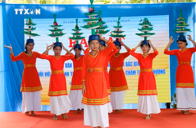 vna_potal_binh_thuan_dua_bo_suu_tap_di_san_van_hoa_hoang_toc_cham_vao_phuc_vu_du_lich_7484807.jpg