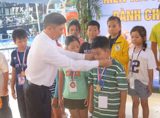 vna_potal_kon_tum_nang_cao_ky_nang_phong_chong_duoi_nuoc_cho_tre_em_7526221.jpg