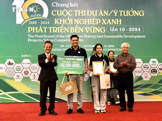 vna_potal_trao_giai_cuoc_thi_y_tuongdu_an_khoi_nghiep_xanh_–_phat_trien_ben_vung_lan_thu_10_7696921.jpg