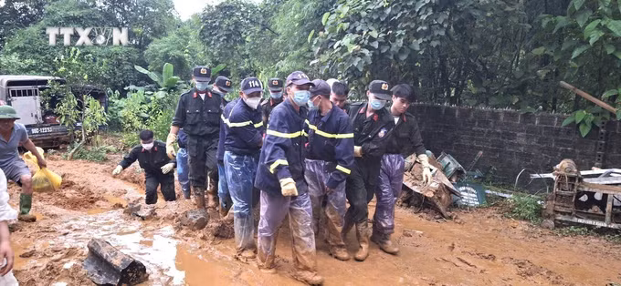 vna_potal_vu_sat_lo_nghiem_trong_tai_ha_giang_tim_thay_them_mot_nan_nhan_nam_con_2_nguoi_mat_tich_7627318.jpg