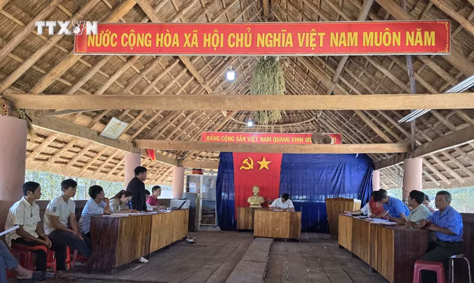 vna_potal_kon_tum_phat_trien_dang_vien_o_co_so_vung_dong_bao_dan_toc_thieu_so_7264903.jpg