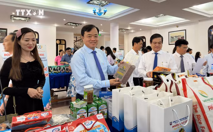vna_potal_hoi_nghi_ket_noi_cung_-_cau_san_pham_ocop_giua_tinh_bac_lieu_voi_cac_tinh_thanh_pho_nam_2024_7730135.jpg