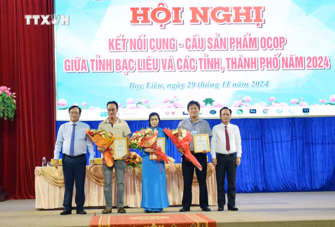 vna_potal_hoi_nghi_ket_noi_cung_-_cau_san_pham_ocop_giua_tinh_bac_lieu_voi_cac_tinh_thanh_pho_nam_2024_7730139.jpg