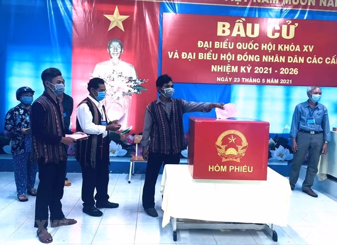 Cử tri đồng bào dân tộc, tôn giáo, vùng sâu, vùng xa, khu vực biên giới nô nức tham gia bầu cử ảnh 4