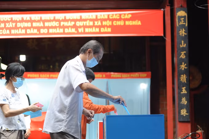 Cử tri đồng bào dân tộc, tôn giáo, vùng sâu, vùng xa, khu vực biên giới nô nức tham gia bầu cử ảnh 13