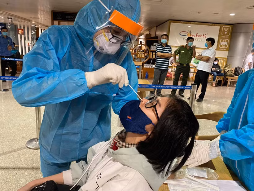 Dịch COVID-19: Việt Nam ghi nhận 16 ca mắc mới đều là các ca nhập cảnh