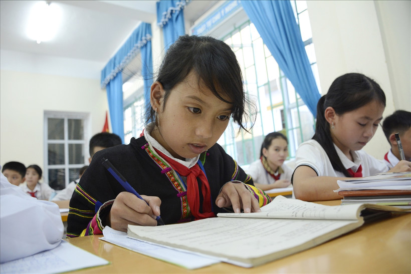 Ngày 29/5/2009, Thông tư liên tịch số 109/2009/TTLT/BTC-BGDĐT của Bộ Tài chính và Bộ Giáo dục và Đào tạo về hướng dẫn một số chế độ tài chính đối với học sinh các trường phổ thông dân tộc nội trú và các trường dự bị Đại học dân tộc được ban hành. Ảnh: bao