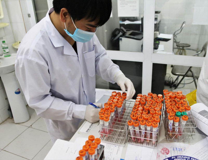 Dịch COVID-19: Ngày 4/1/2022, cả nước có 14.861 ca mắc COVID-19, riêng Hà Nội gần 2.500 ca