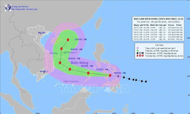 Bản đồ đường đi của siêu bão RAI trên biển Đông.Ảnh: TTXVN phát