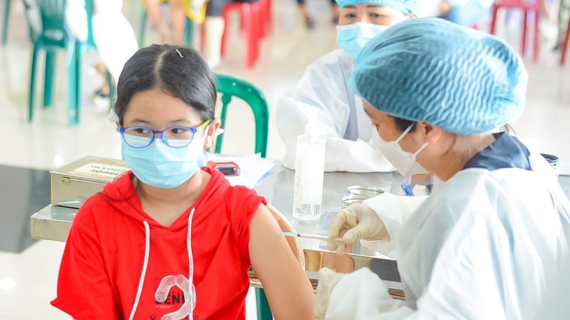 Dịch COVID-19: Ngày 16/5, cả nước ghi nhận 1.550 ca mắc mới, 14 triệu người được cấp hộ chiếu vaccine