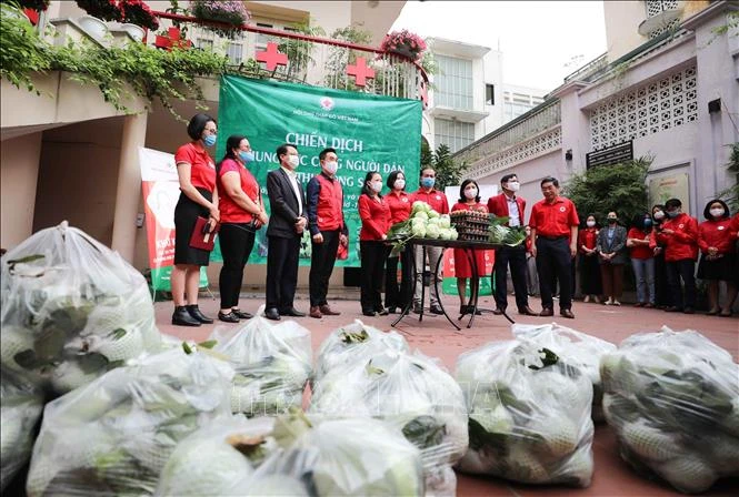 Chung sức cùng người dân vùng dịch tiêu thụ nông sản