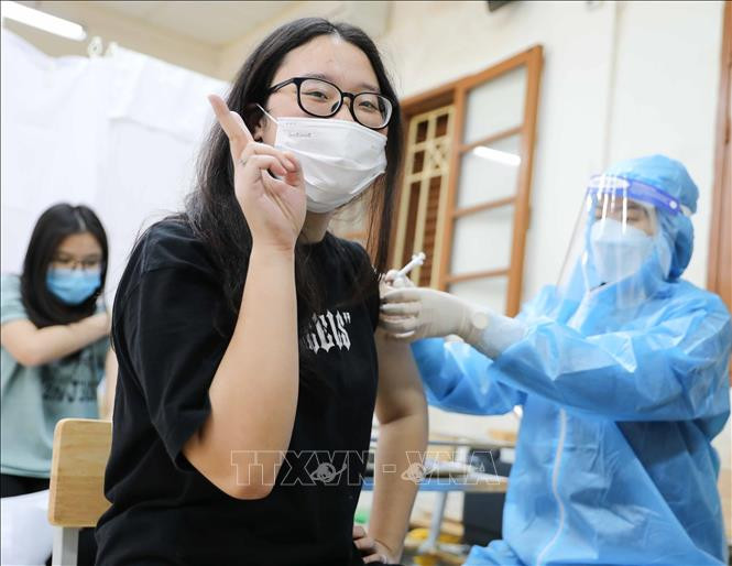 Dịch COVID-19: Ngày 23/11 có hơn 6.000 ca mắc trong cộng đồng; thêm nhiều địa phương tiêm vaccine cho trẻ em