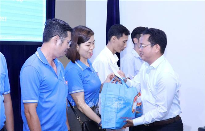 Thành phố Hồ Chí Minh hỗ trợ gia đình chính sách, công nhân có hoàn cảnh khó khăn