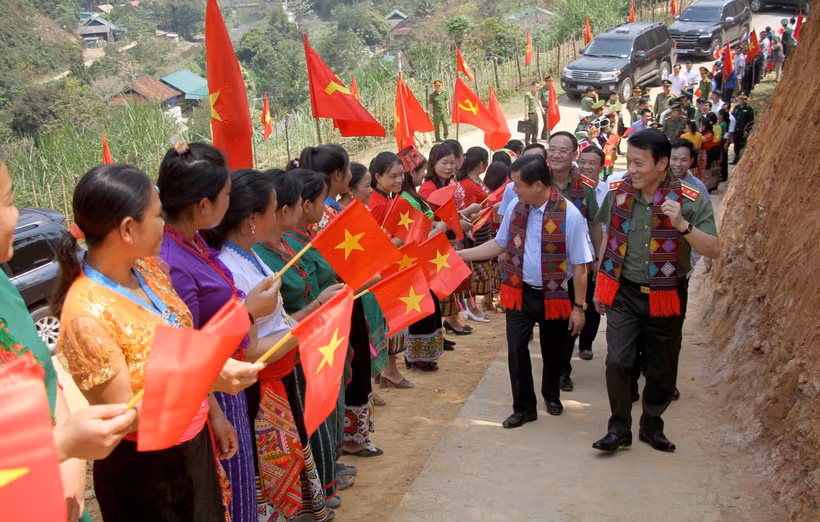 Hỗ trợ xây dựng hơn 2.400 nhà cho người nghèo tại các xã biên giới tỉnh Nghệ An