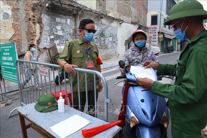 Hà Nội siết chặt việc cấp và sử dụng giấy đi đường trong thời gian thực hiện giãn cách xã hội