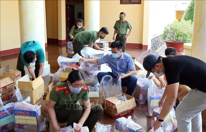 Hỗ trợ người lao động và hộ đồng bào dân tộc khó khăn do dịch COVID-19 ở Sóc Trăng​