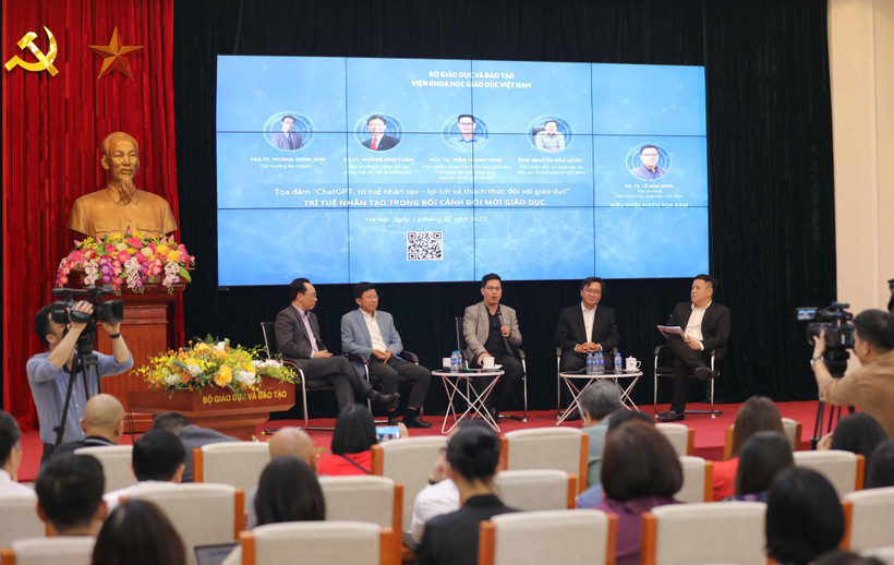 Tọa đàm “ChatGPT, Trí tuệ nhân tạo - Lợi ích và thách thức đối với giáo dục” góp phần tăng cường sự hợp tác giữa các chuyên gia, giáo viên và nhà quản lý tìm ra các giải pháp cho những vấn đề về giáo dục và xây dựng kế hoạch tương lai sử dụng và ứng dụng 