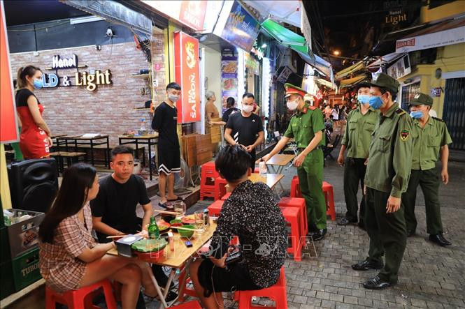 Hà Nội dừng hoạt động dịch vụ karaoke, vũ trường, quán bar từ 0 giờ ngày 1/2/2021