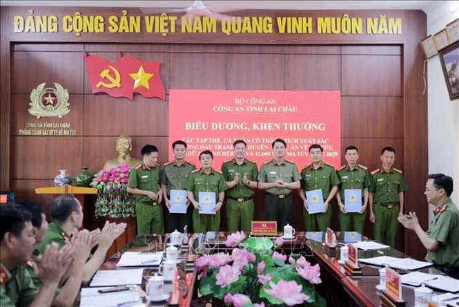 Lai Châu: Bắt 5 đối tượng, thu giữ 25 bánh heroin