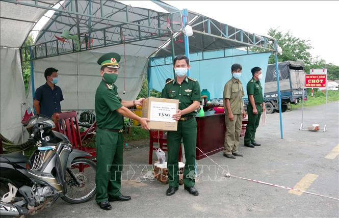 Động viên lực lượng phòng, chống dịch COVID-19 ở khu vực biên giới biển