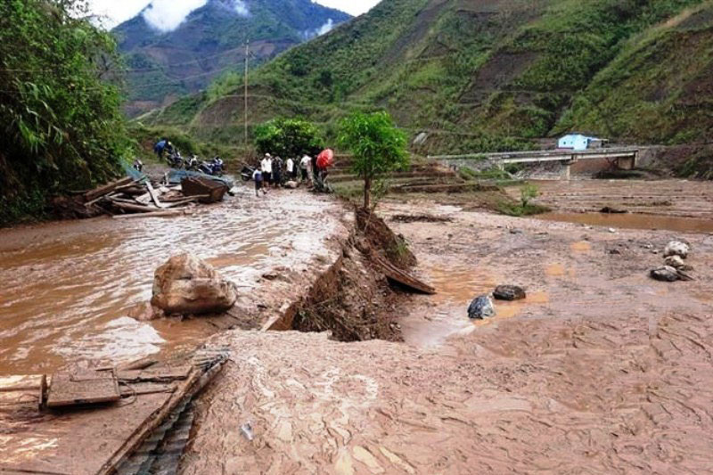 Mưa lũ trên cả nước còn phức tạp, vùng núi đề phòng lũ quét, sạt lở đất