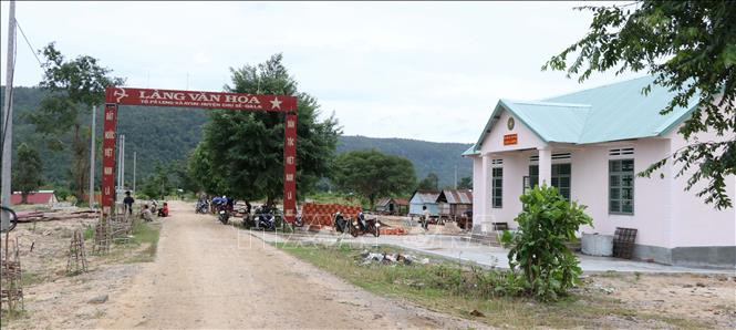 Một góc nơi ở mới đang dần được hình thành với các điều kiện cơ bản đảm bảo nhu cầu người dân. Ảnh: Hồng Điệp – TTXVN