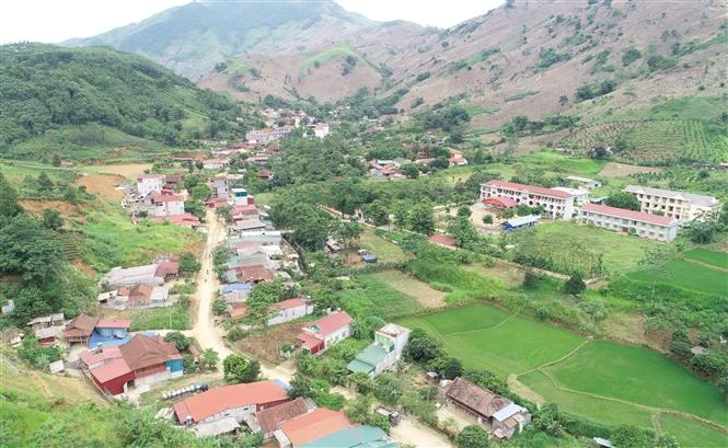 Một góc nông thôn mới ở xã Tân Lang, huyện Phù Yên, tỉnh Sơn La. Ảnh: Nguyễn Cường - TTXVN. 