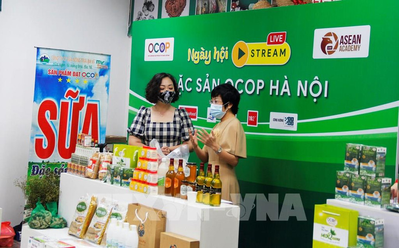 Hà Nội khai mạc phiên chợ đêm trên mây số thứ 5 
