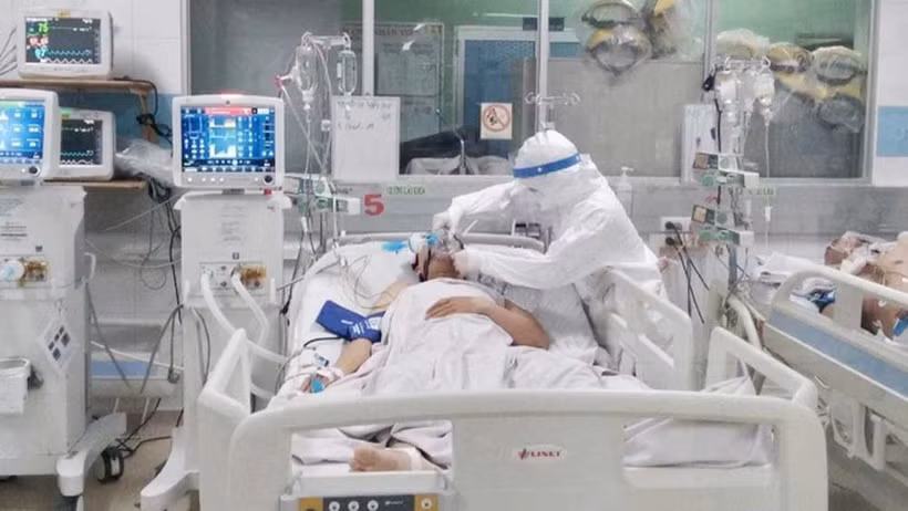 Dịch COVID-19: Ngày 29/9 có 23.568 ca khỏi bệnh, gần 7.000 bệnh nhân nặng đang được điều trị
