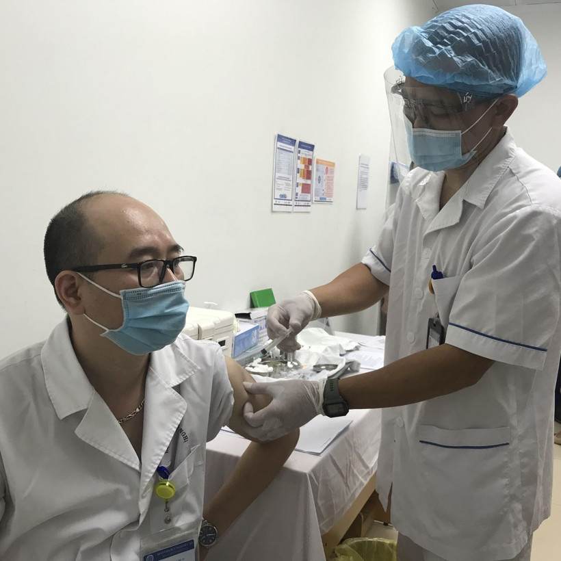 Bộ Y tế tạo điều kiện để doanh nghiệp, địa phương nhập vaccine phòng COVID-19
