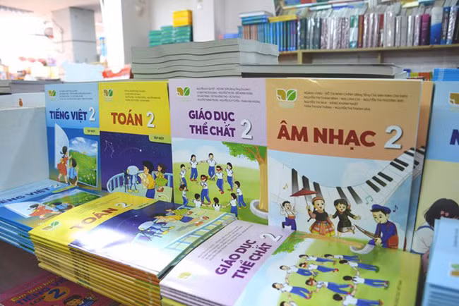 Thứ trưởng Bộ Giáo dục và Đào tạo Phạm Ngọc Thưởng: Thống nhất không tăng giá dịch vụ giáo dục năm học 2022-2023