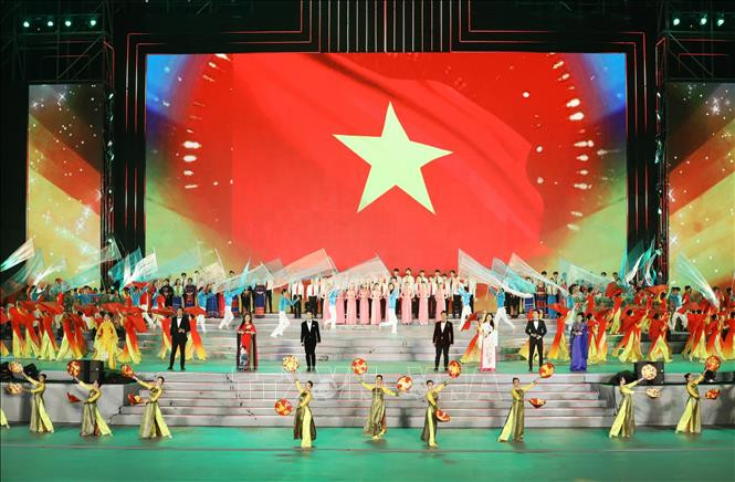 Chương trình nghệ thuật “Khát vọng – Tỏa sáng” chào mừng thành công Đại hội XIII của Đảng